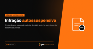 Motorista consultando a situação da habilitação após receber notificação de infração autossuspensiva